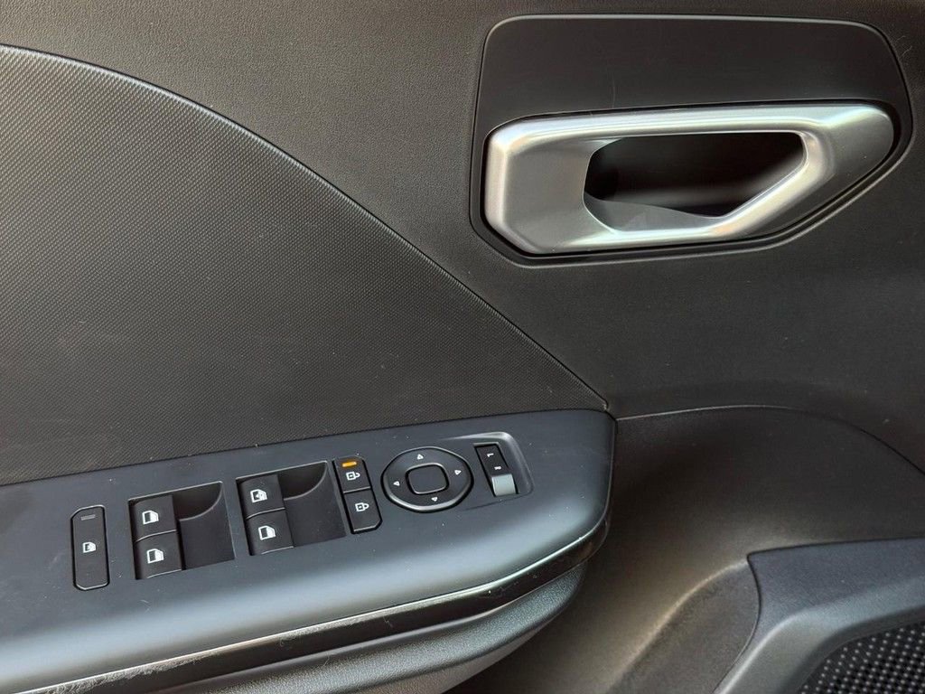 New 2026 Kia K4 LX image 24