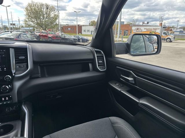 Used 2022 RAM 1500 Big Horn AWD/4WD image 32