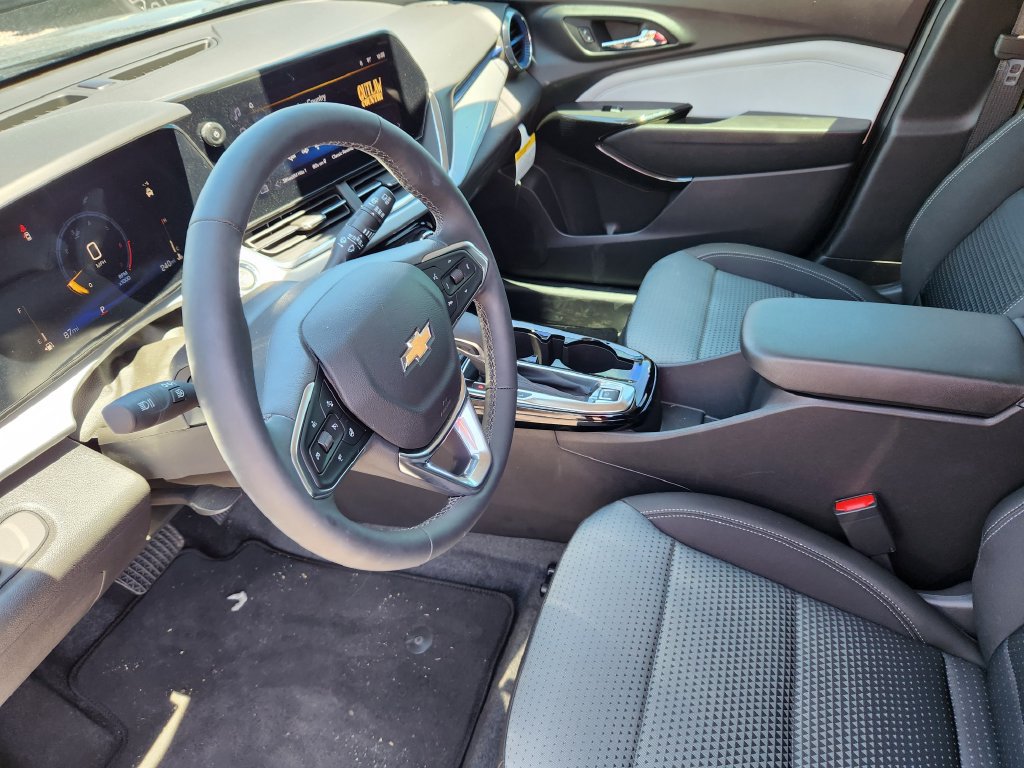 New 2026 Chevrolet Trax LT w/ LT Convenience Package FWD image 8