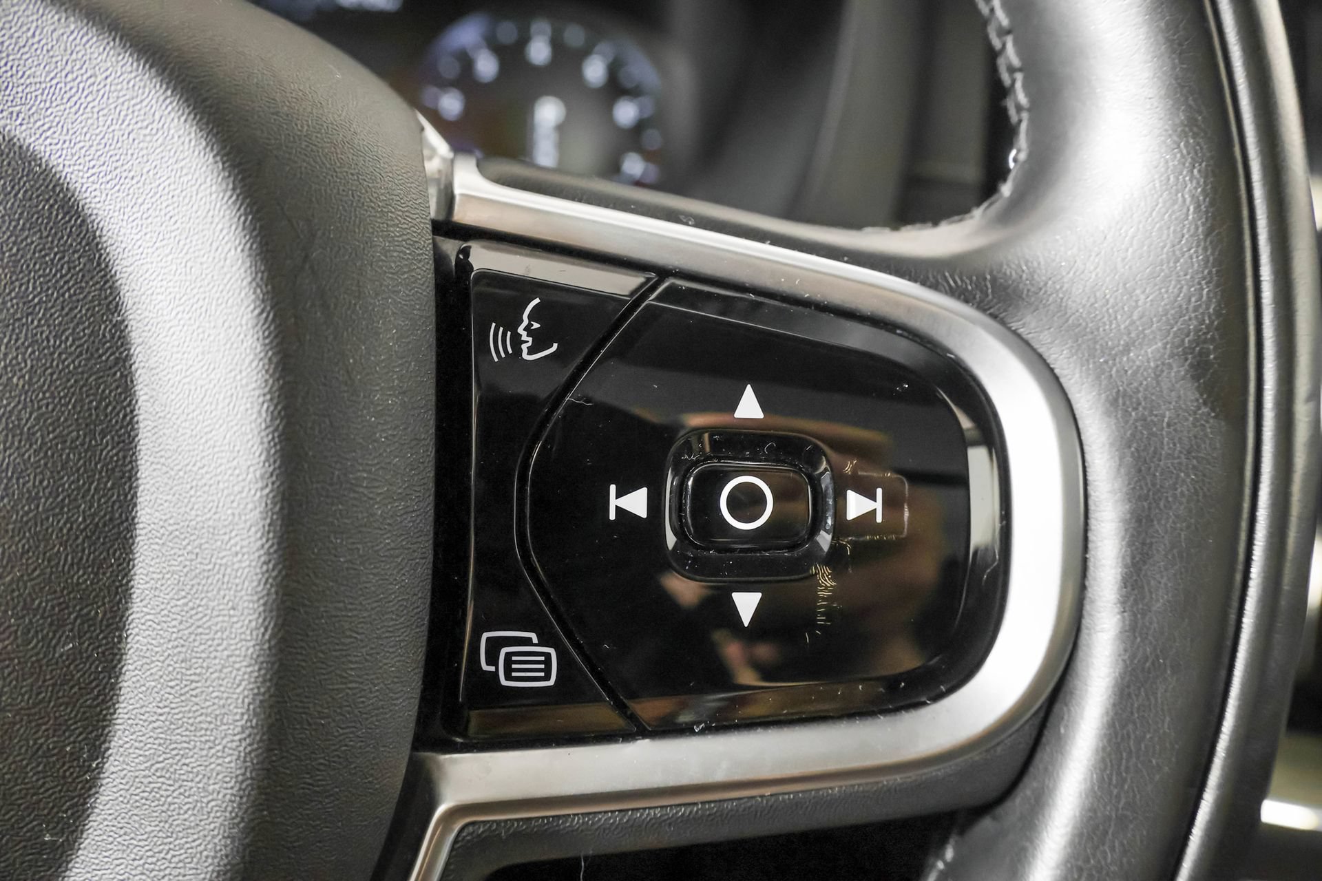 Used 2018 Volvo XC60 T5 Inscription w/ Convenience Package AWD/4WD image 27