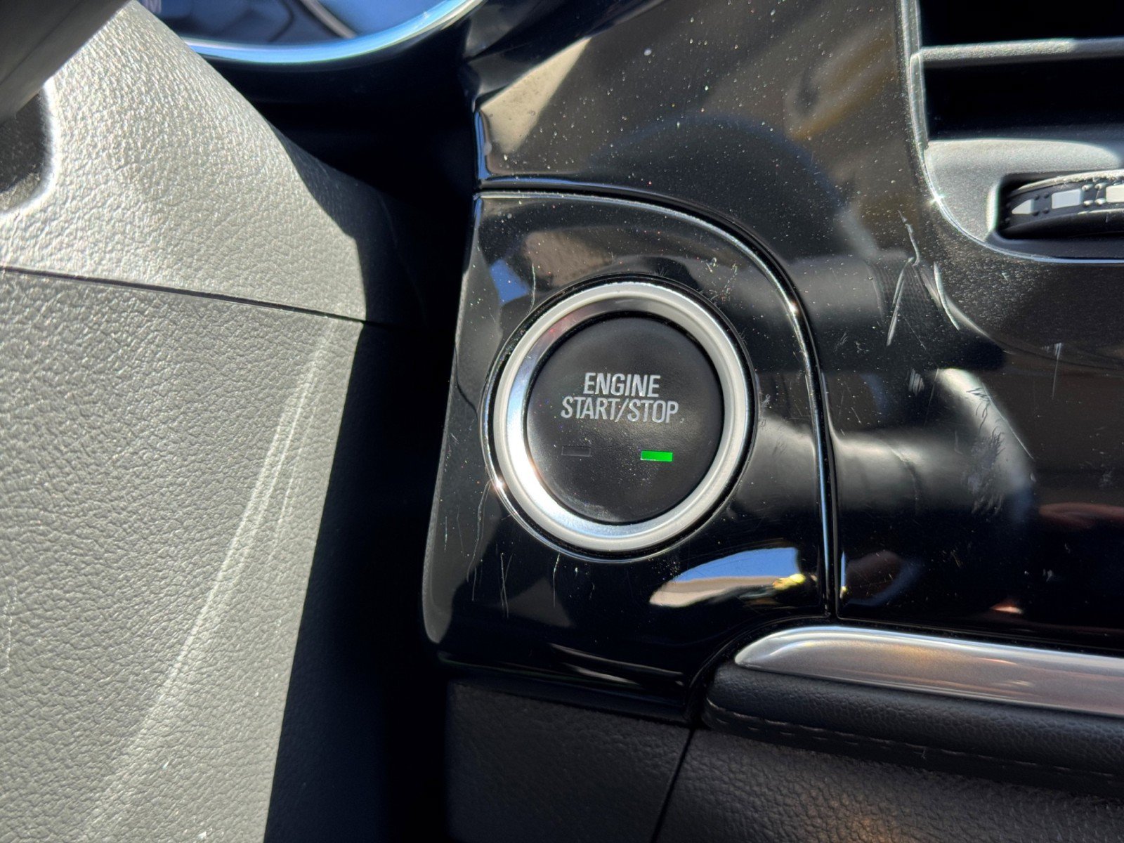 Used 2019 Buick Encore Essence FWD image 22