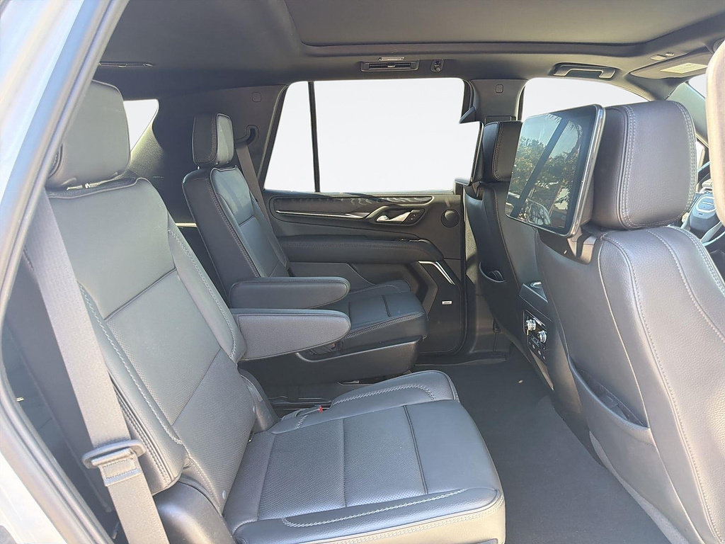 Used 2024 GMC Yukon Denali w/ Advanced Technology Package AWD/4WD image 31