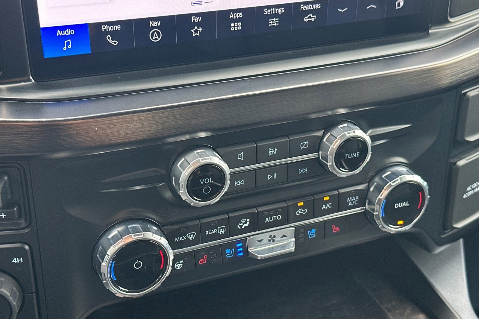 Used 2023 Ford F250 Lariat w/ Lariat Ultimate Package image 21