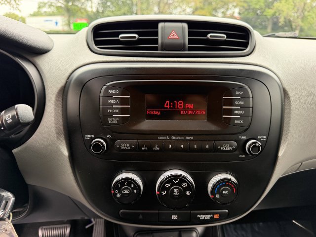 Used 2015 Kia Soul FWD image 19