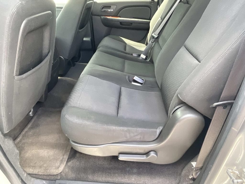 Used 2012 Chevrolet Suburban LS RWD image 13