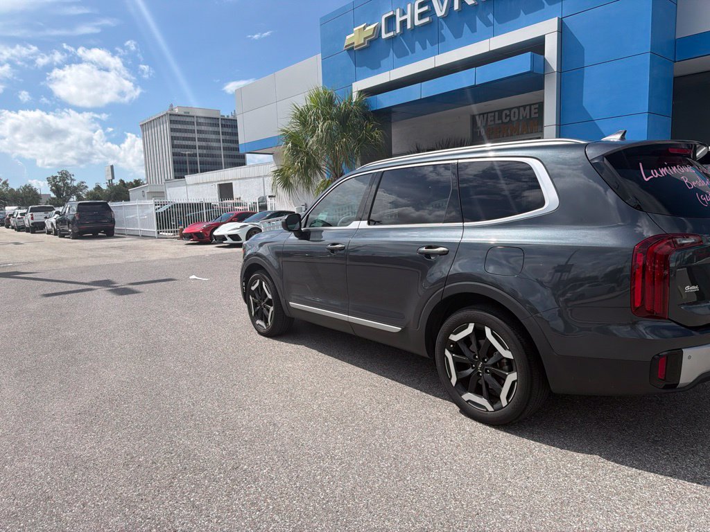Used 2024 Kia Telluride S w/ S Sunroof Package FWD image 6