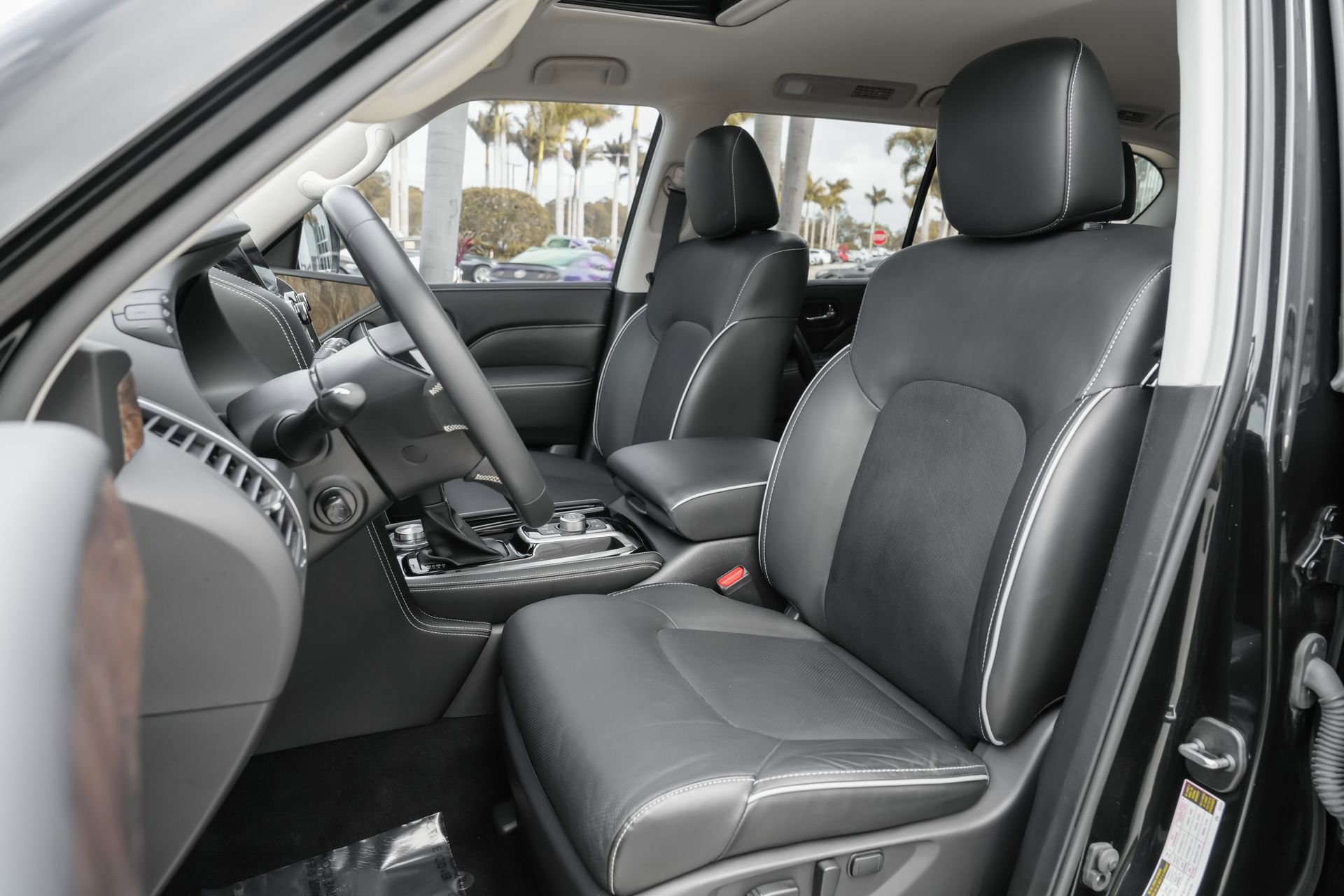 Certified 2024 INFINITI QX80 Premium Select w/ Cargo Package image 8