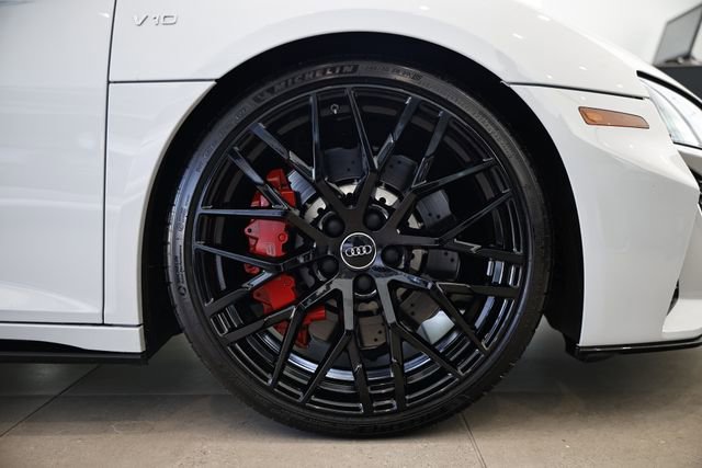 Used 2020 Audi R8 V10 w/ Carbon Exterior Package AWD/4WD image 4