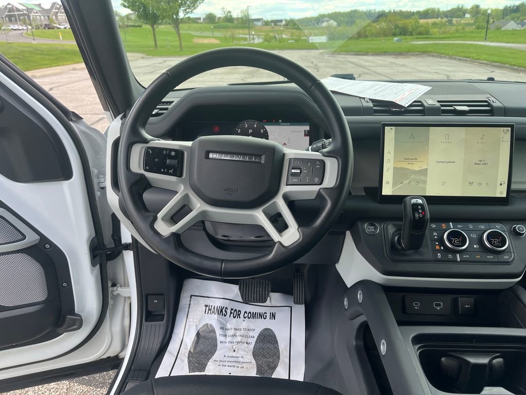 Used 2024 Land Rover Defender 130 X-Dynamic SE AWD/4WD image 13