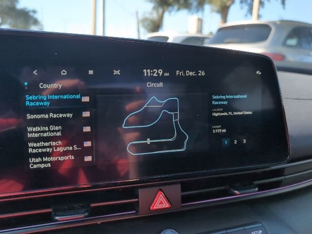 Used 2025 Hyundai Elantra N image 17