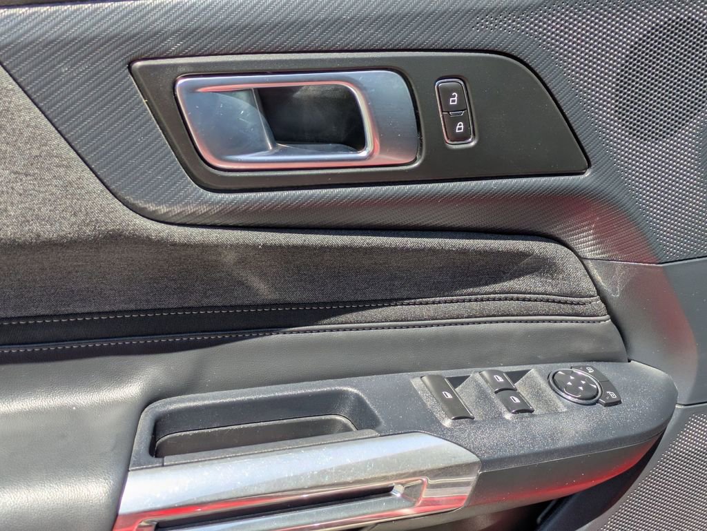 Used 2024 Ford Mustang Convertible image 13