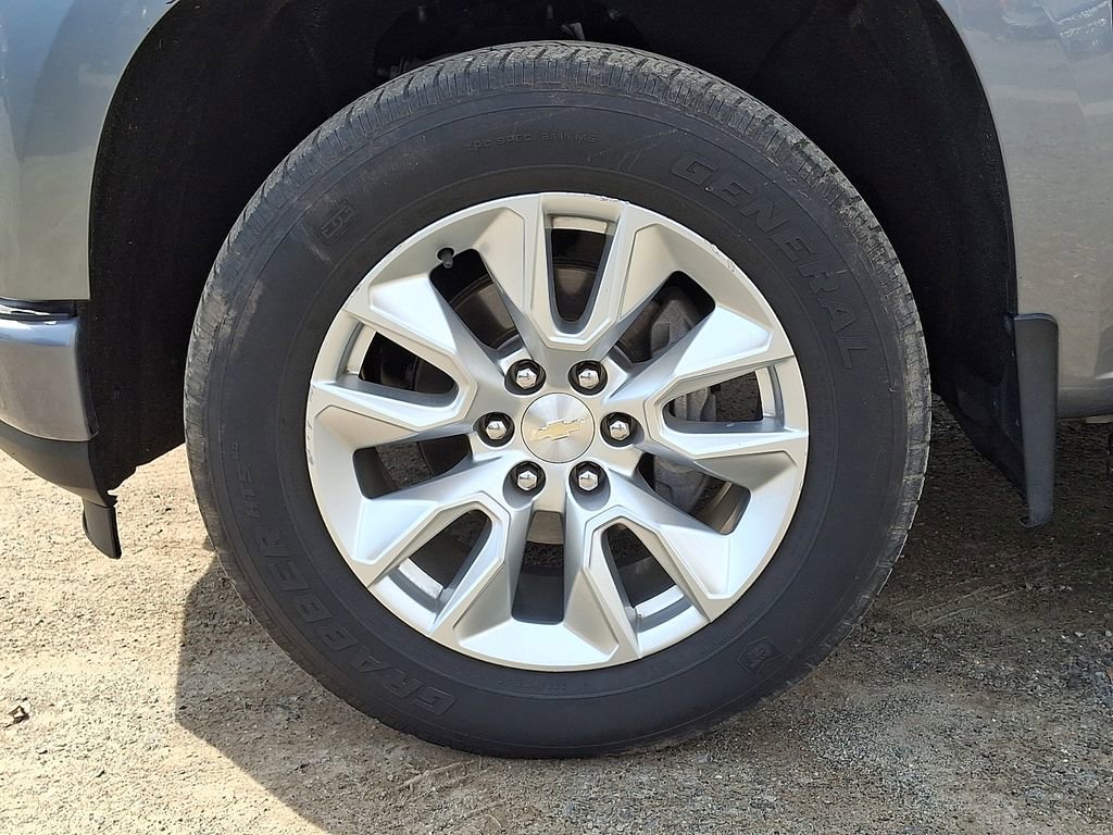 Used 2020 Chevrolet Silverado 1500 Custom w/ Custom Value Package image 32