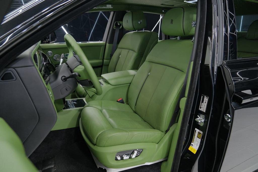 Used 2023 Rolls-Royce Phantom Sedan w/ The Phantom Package RWD image 34