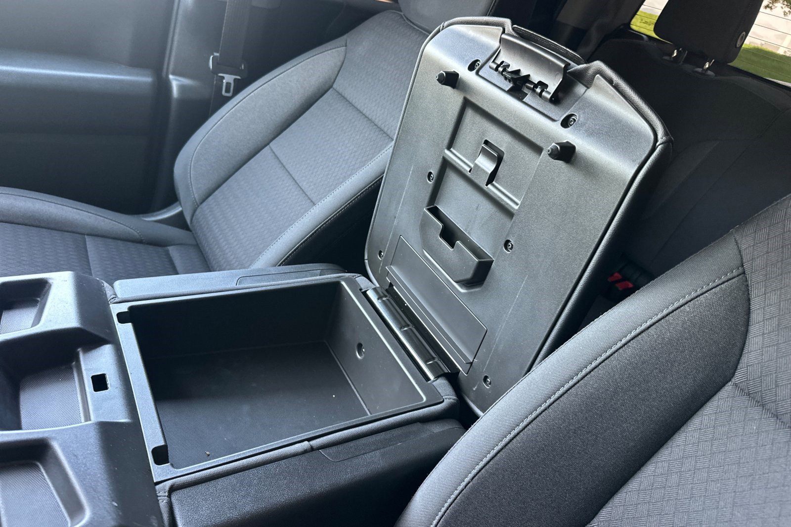 Used 2022 Chevrolet Silverado 1500 Custom Trail Boss w/ LPO, Dark Essentials Package image 37