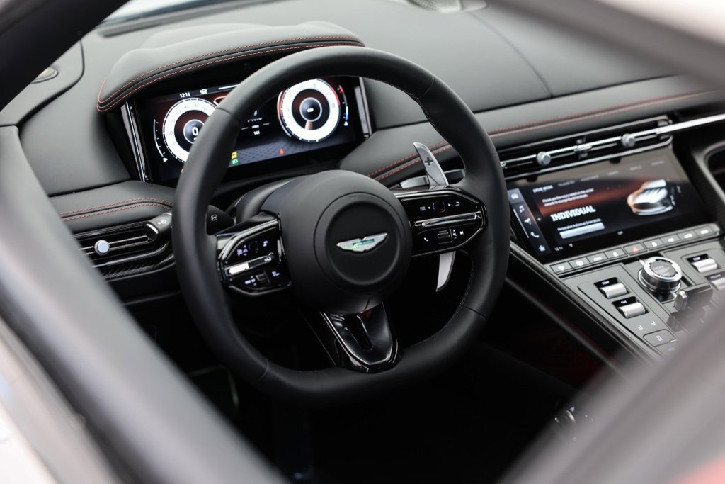 Used 2025 Aston Martin DB12 Coupe image 24