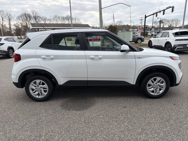 Certified 2026 Hyundai Venue SE image 4