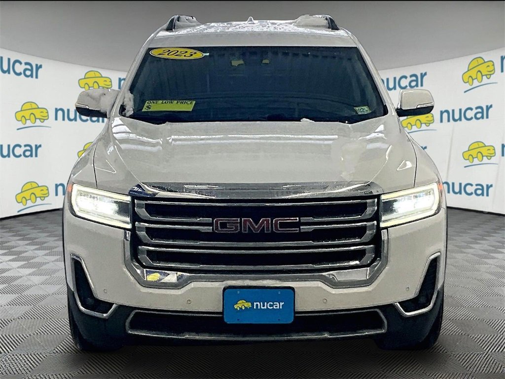 Used 2023 GMC Acadia SLT image 2