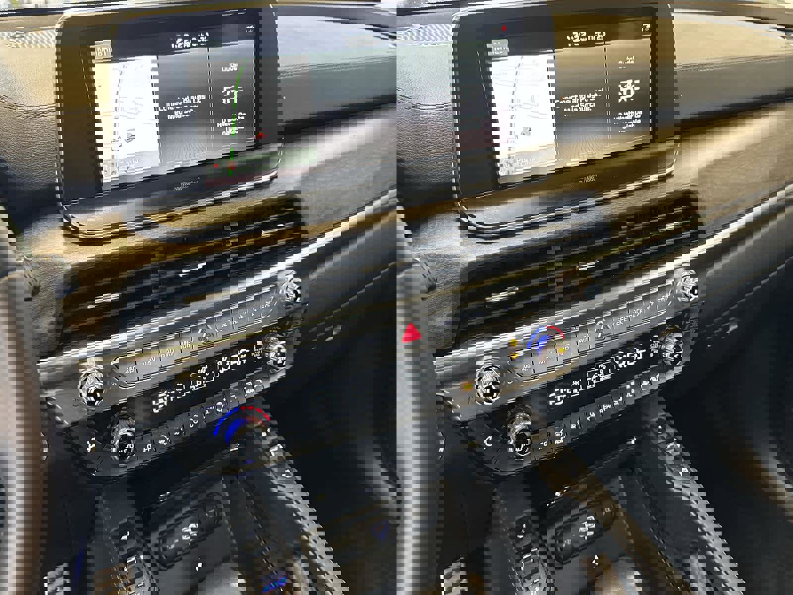 Used 2021 Kia Telluride SX w/ SX Prestige Package image 24