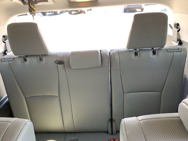 Used 2023 Toyota Highlander Limited image 34