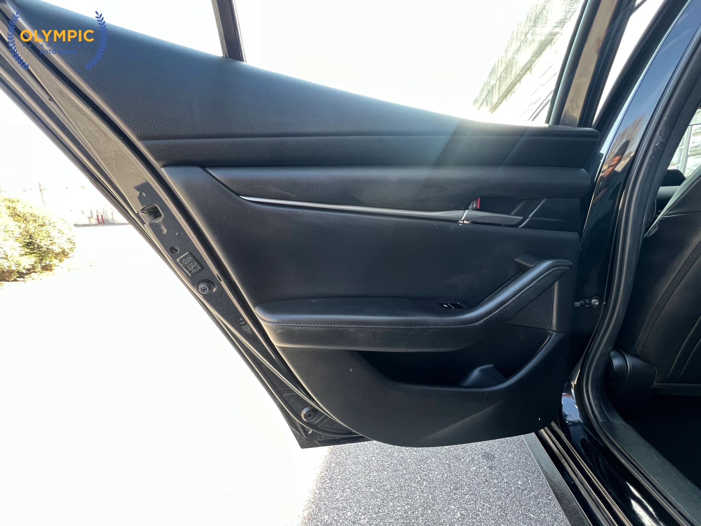 Used 2021 MAZDA MAZDA3 s image 43