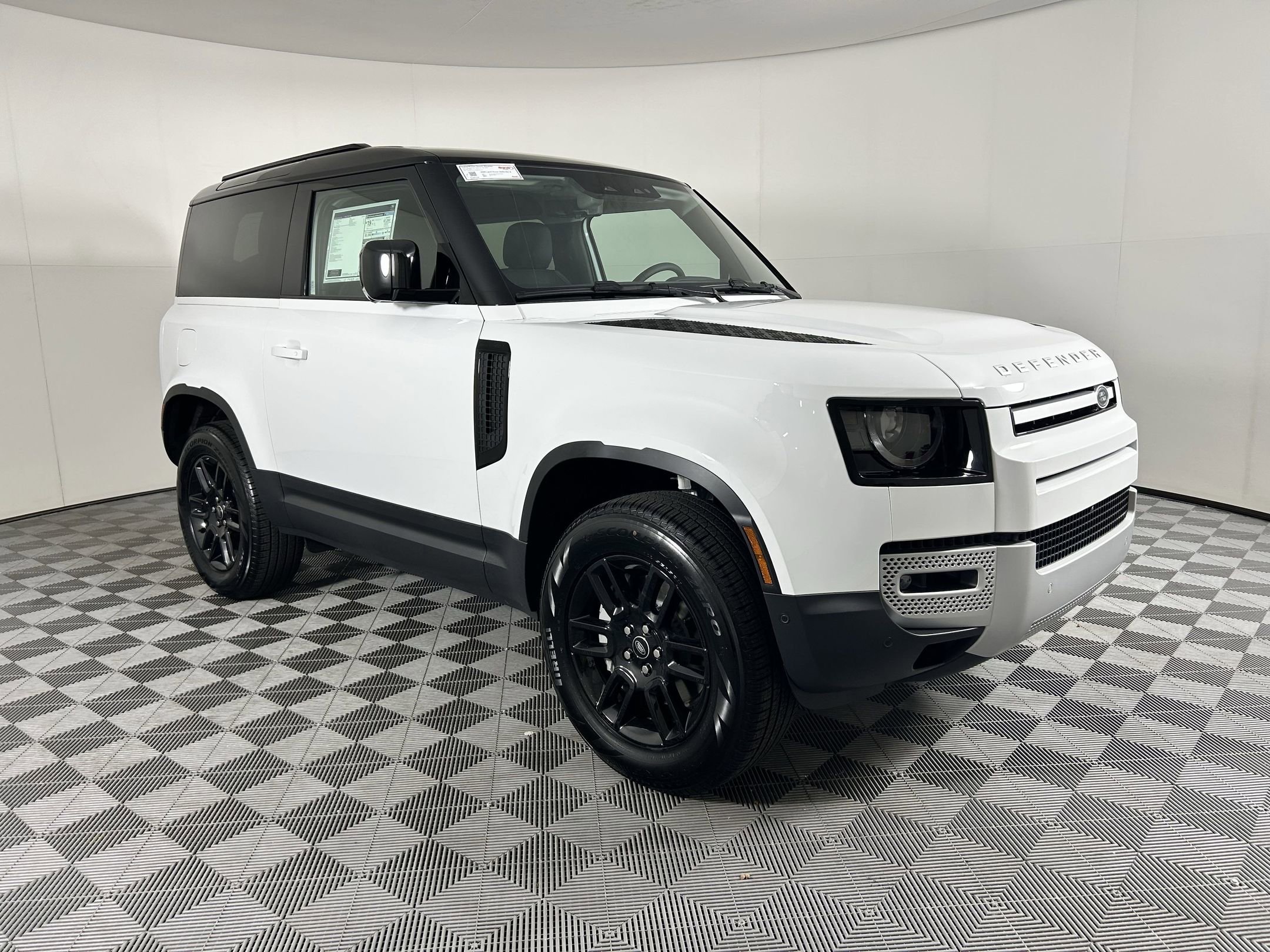 Used 2025 Land Rover Defender 90 S AWD/4WD image 5