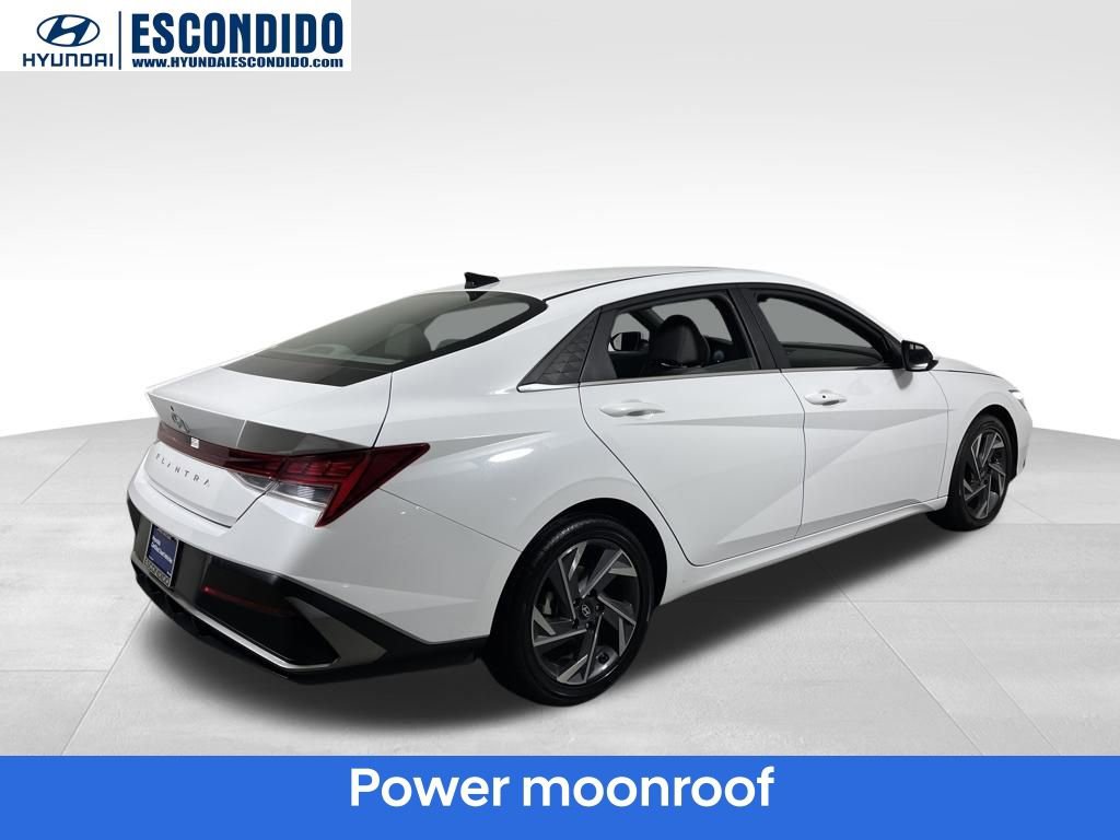 Certified 2025 Hyundai Elantra SEL FWD image 5