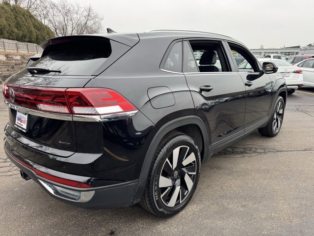 Used 2024 Volkswagen Atlas Cross Sport SE w/ Panoramic Sunroof Package image 12