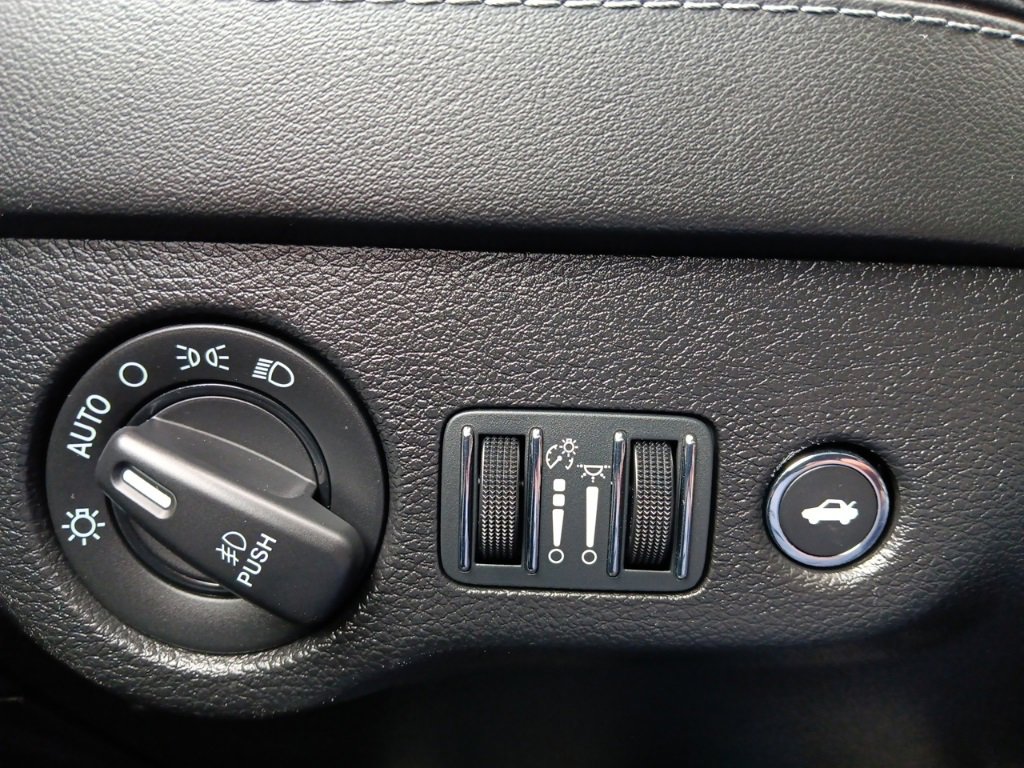 Used 2023 Dodge Charger SXT w/ Plus Group image 15