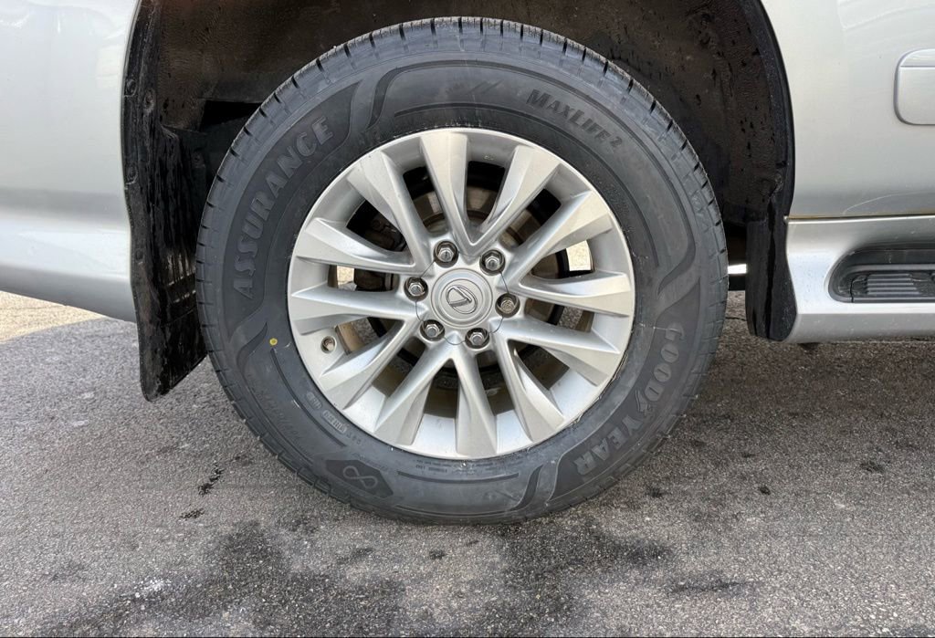 Used 2017 Lexus GX 460 Premium image 28