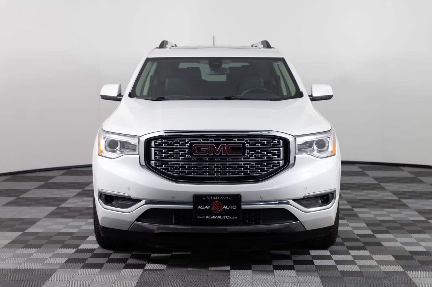 Used 2017 GMC Acadia Denali w/ Technology Package FWD image 12