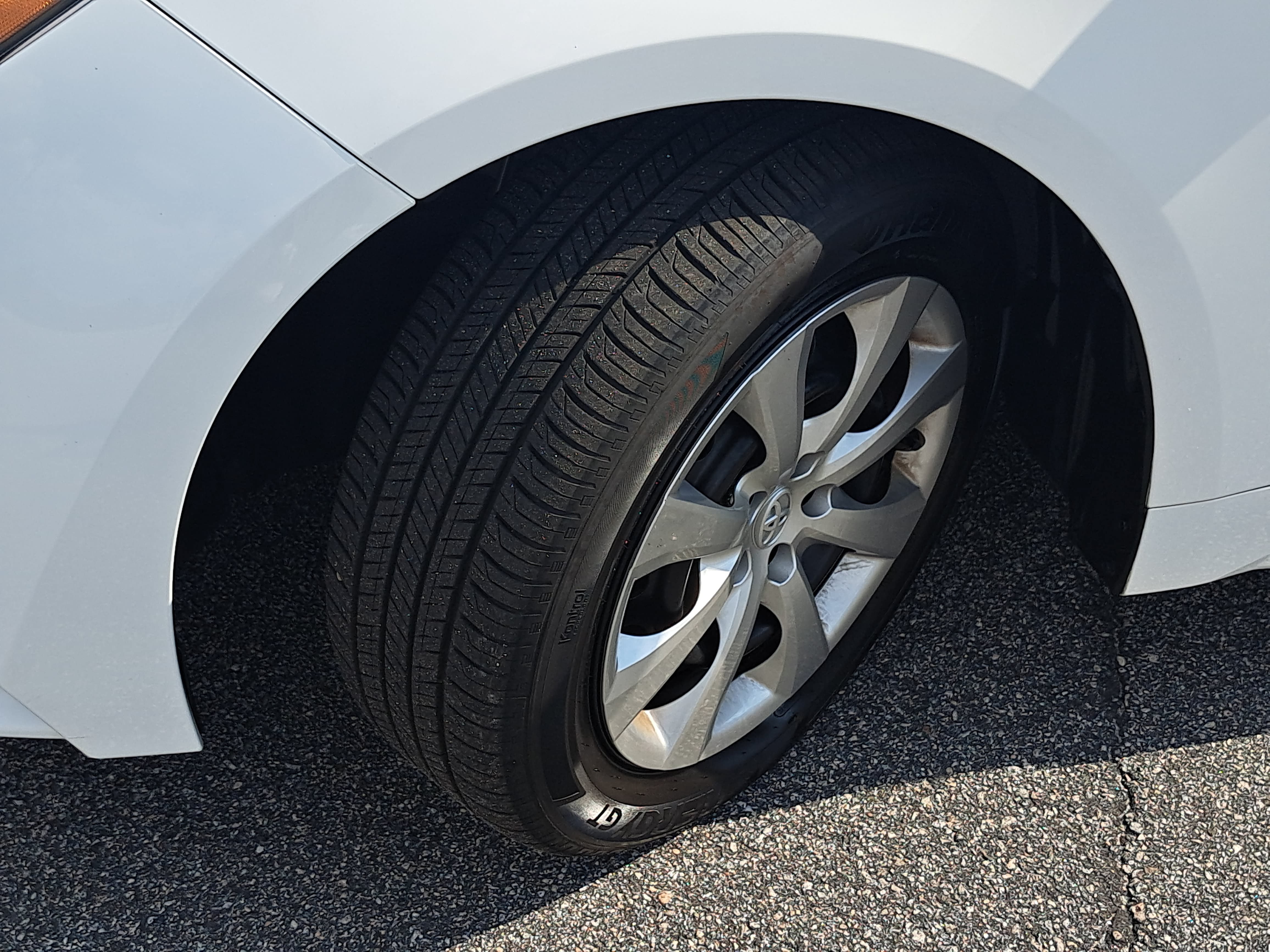Used 2026 Toyota Corolla LE FWD image 32