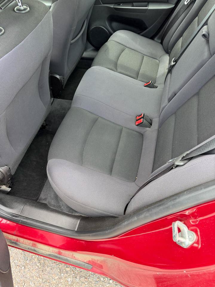 Used 2014 Chevrolet Cruze LT w/ Technology Package FWD image 7