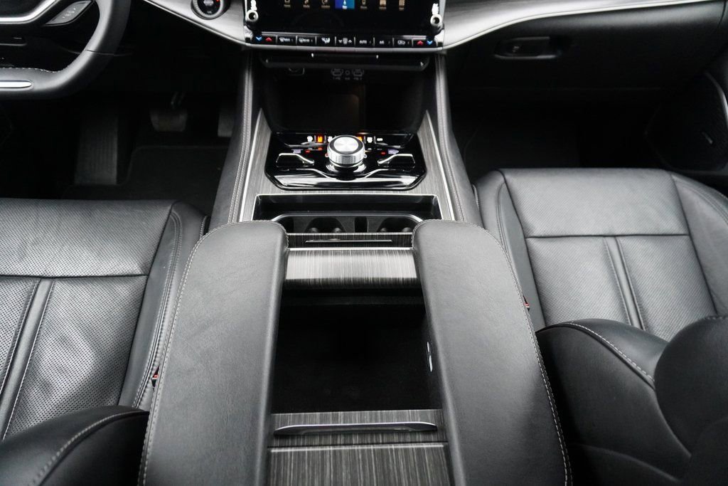 Used 2024 Jeep Wagoneer Series III image 27