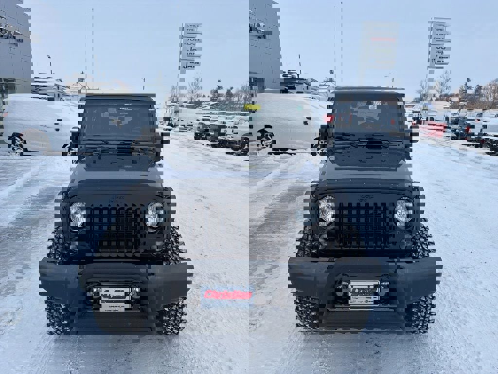 Used 2018 Jeep Wrangler Sport image 3