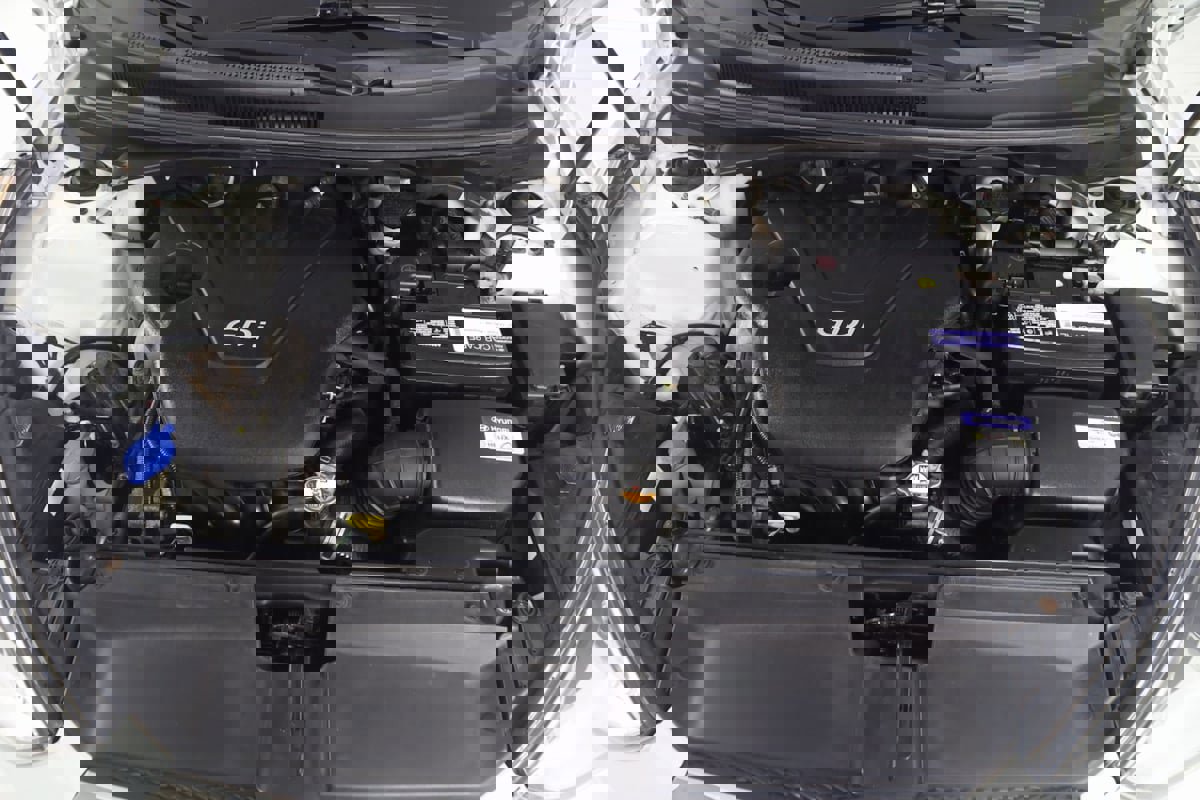 Used 2016 Hyundai Veloster w/ Option Group 02 image 42