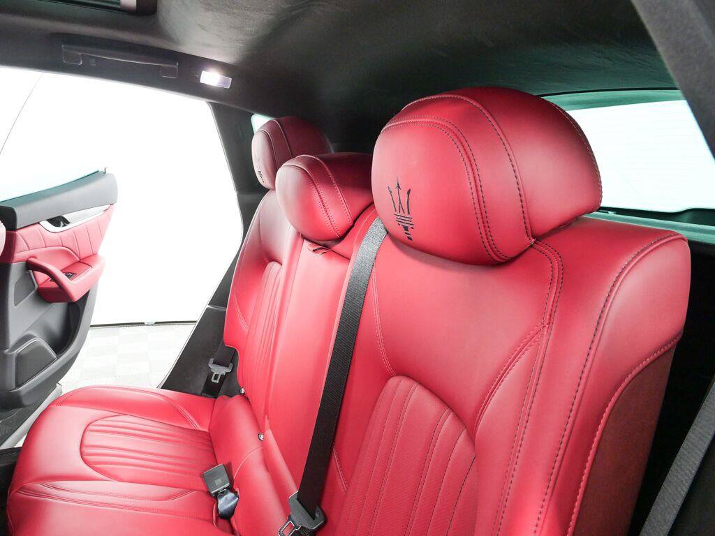 Used 2022 Maserati Levante Modena AWD/4WD image 21