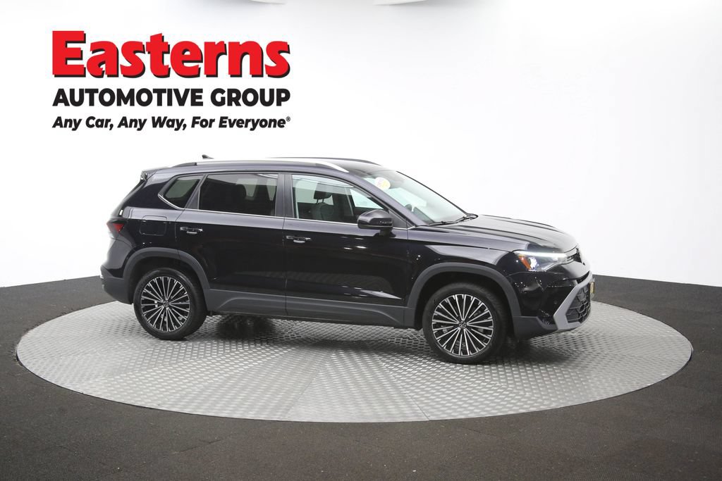 Used 2025 Volkswagen Taos SE FWD image 46