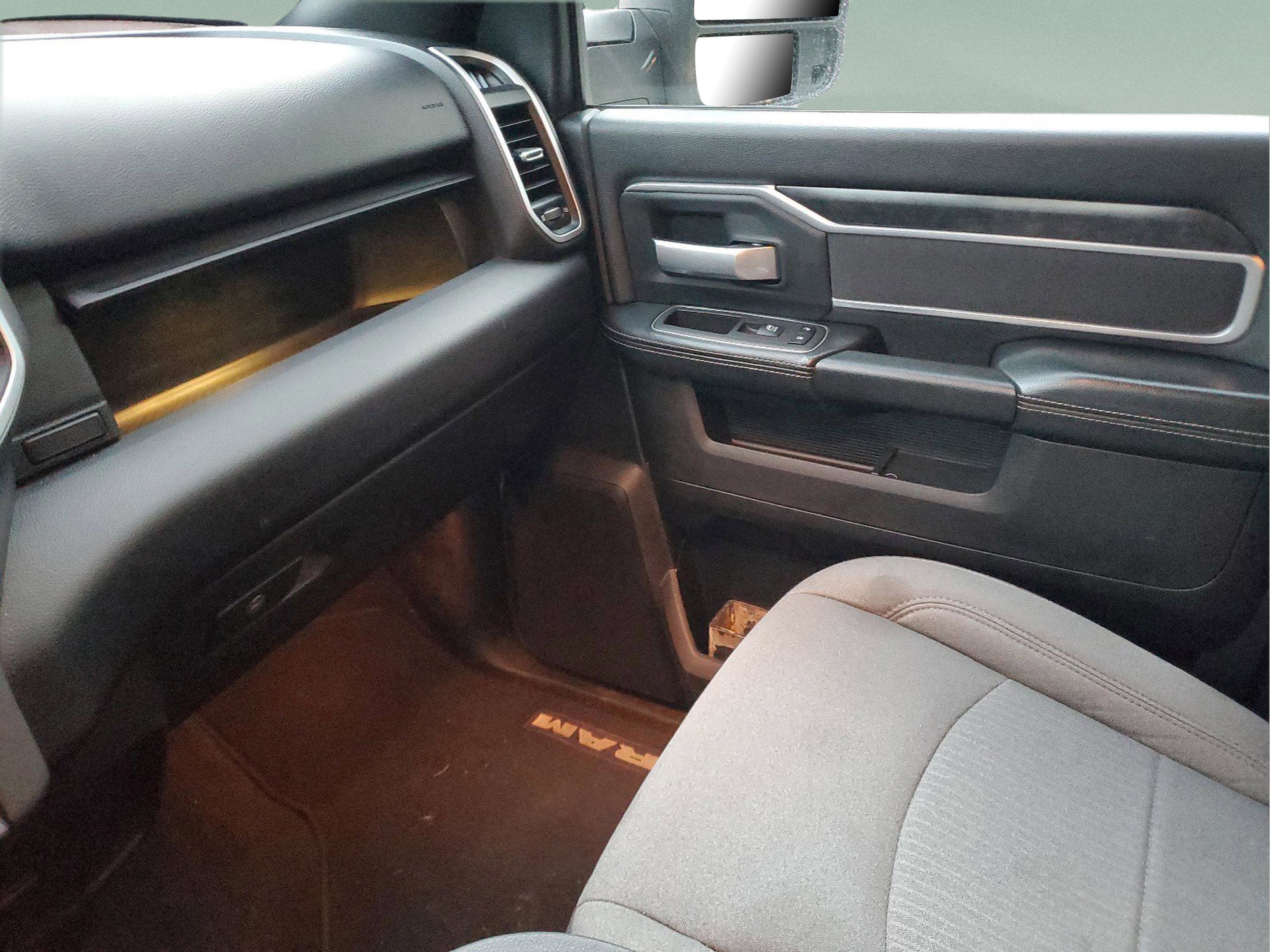 Used 2024 RAM 3500 Big Horn image 21