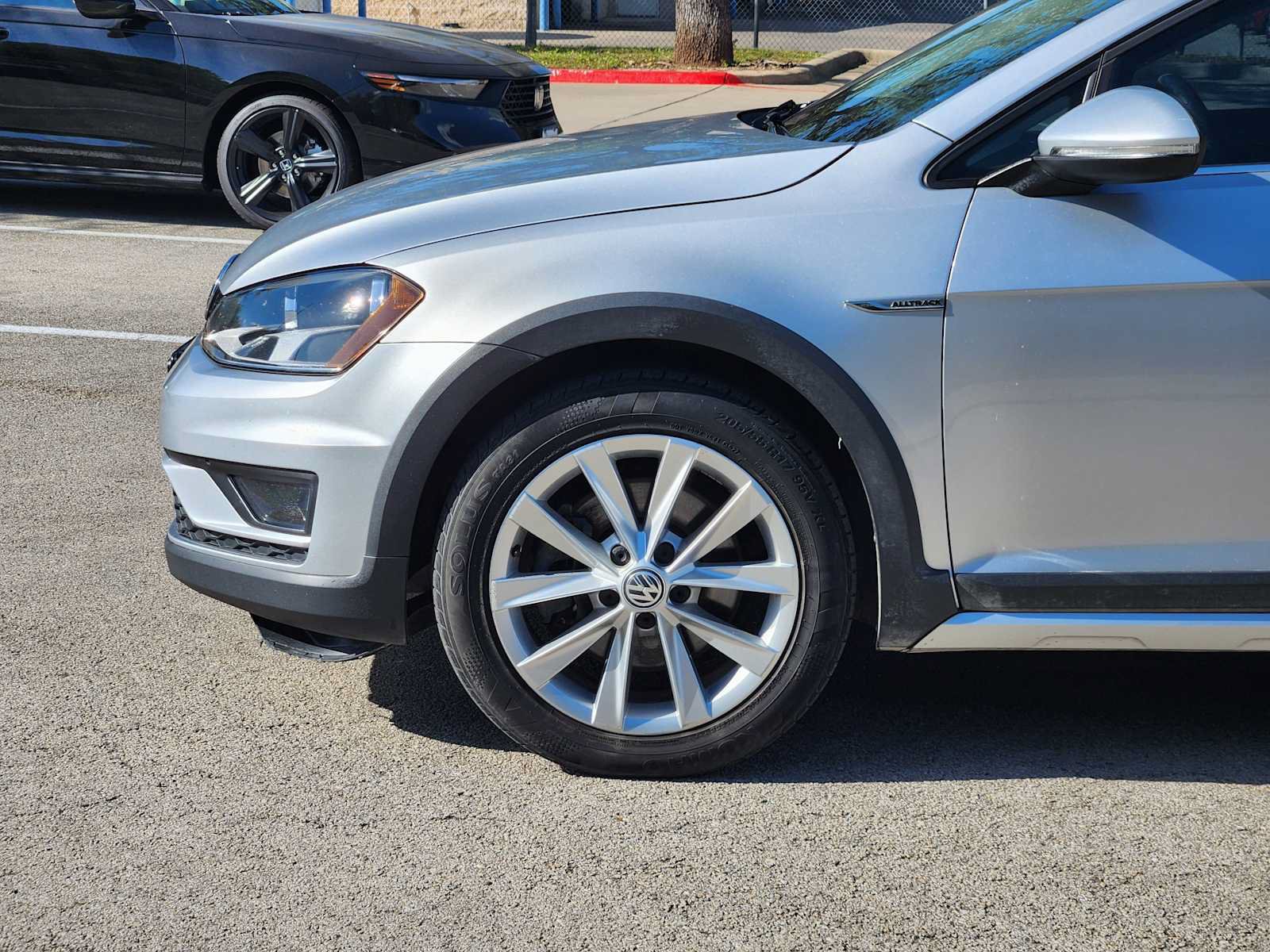 Used 2017 Volkswagen Golf Alltrack SE AWD/4WD image 8
