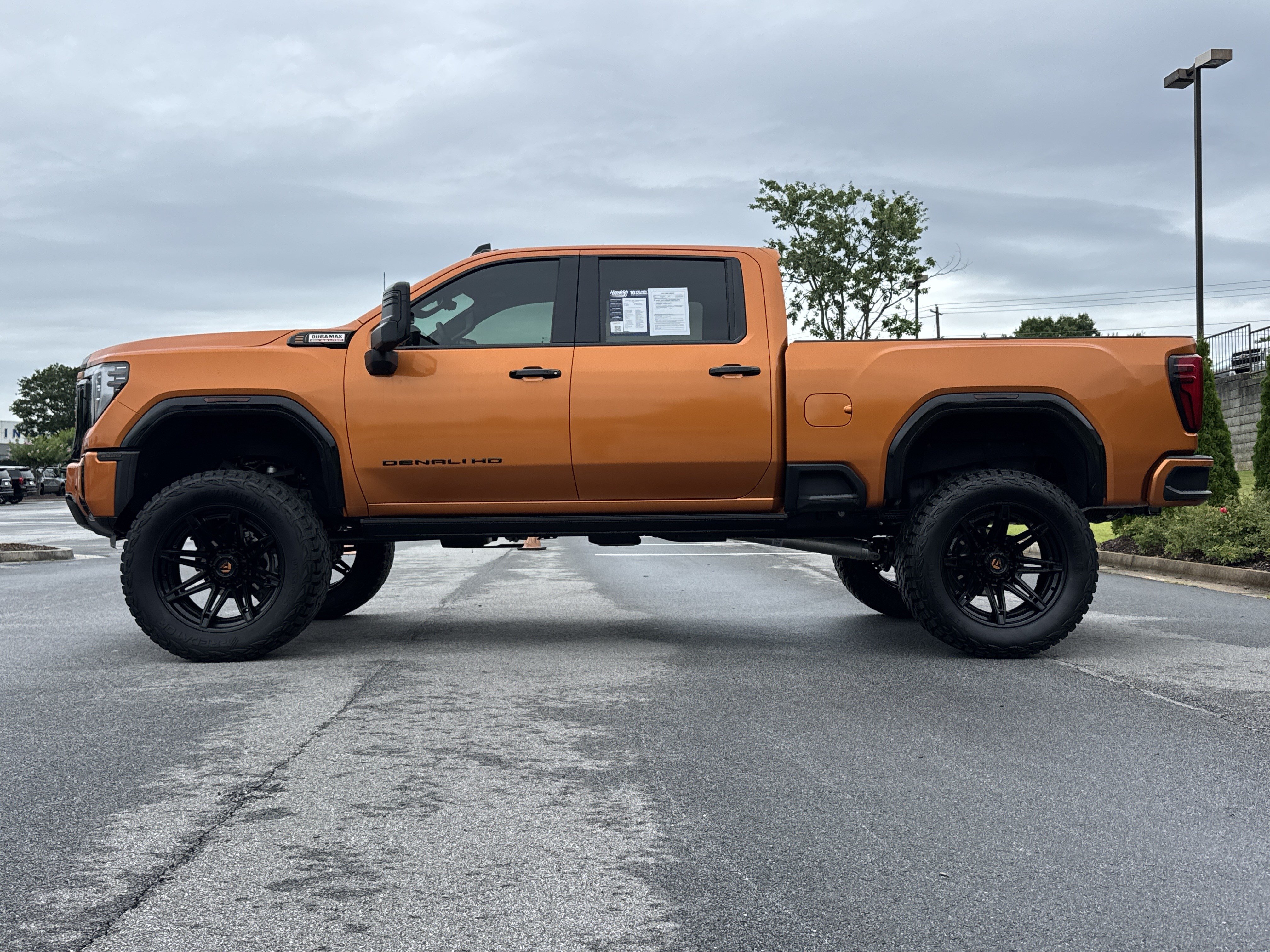 Used 2024 GMC Sierra 2500 Denali w/ Denali Reserve Package AWD/4WD image 7