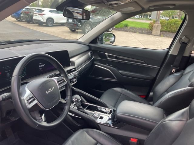 Used 2025 Kia Telluride S FWD image 31