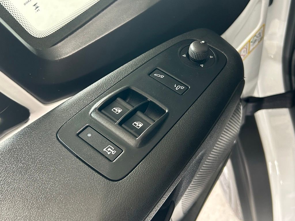 Used 2025 RAM ProMaster 2500 w/ Convenience Group image 18