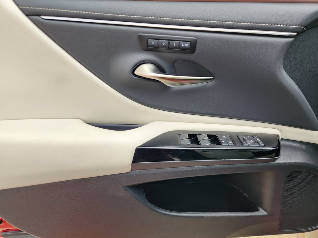 Certified 2025 Lexus ES 350 w/ Premium Package FWD image 22