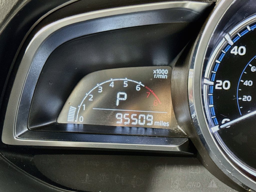 Used 2019 Toyota Yaris XLE FWD image 25