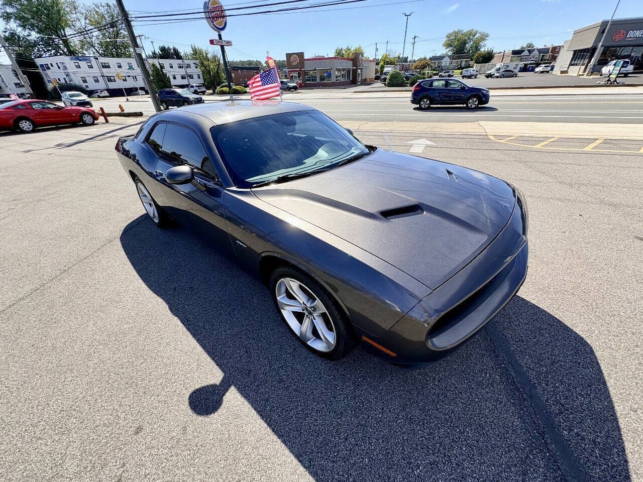 Used 2016 Dodge Challenger R/T RWD image 29