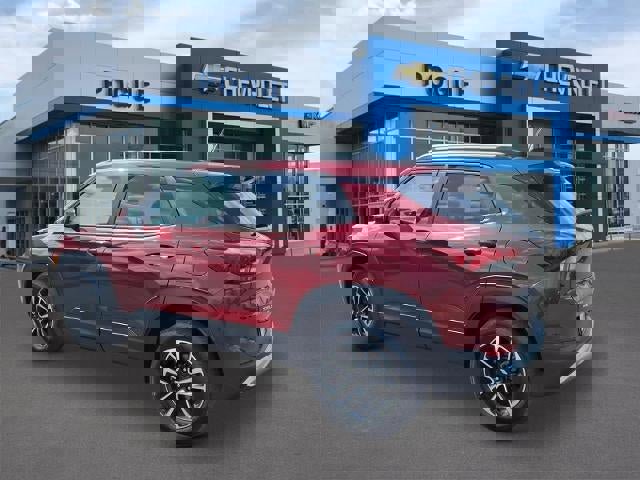 Used 2025 Chevrolet TrailBlazer LT w/ LT Cold Weather Package image 3