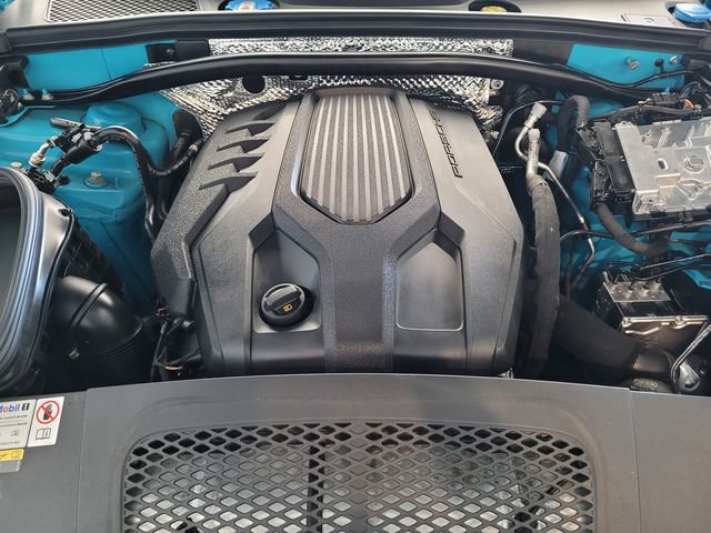 Used 2023 Porsche Macan Turbo AWD/4WD image 27