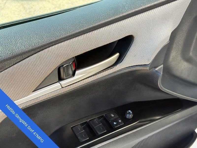 Used 2025 Toyota Camry SE w/ Convenience Package FWD image 18