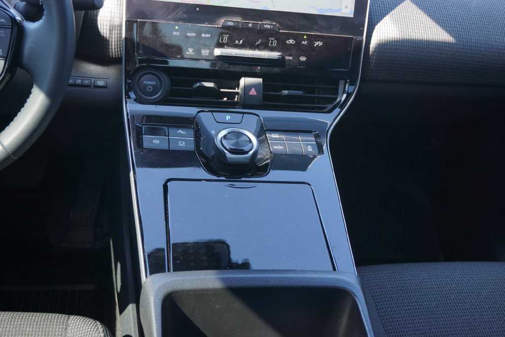 Used 2024 Toyota bZ4X FWD image 17