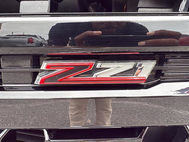 Used 2024 Chevrolet Suburban Z71 w/ Luxury Package AWD/4WD image 12